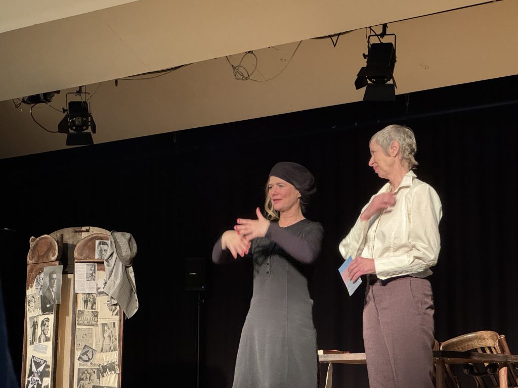 Foto von das Kunstseidene Mädchen